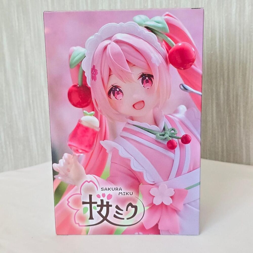 Sakura Miku Cafe Figure